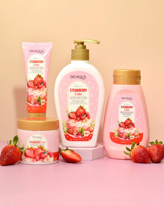 Kit Corporal Bioaqua Strawberry Cake Hidratante, Exfoliante y Suavizante